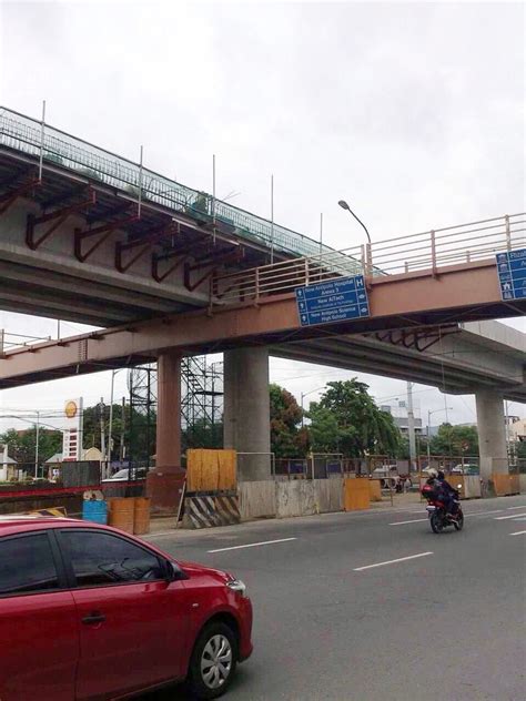 Awesome Footbridge on the Marcos Highway : .